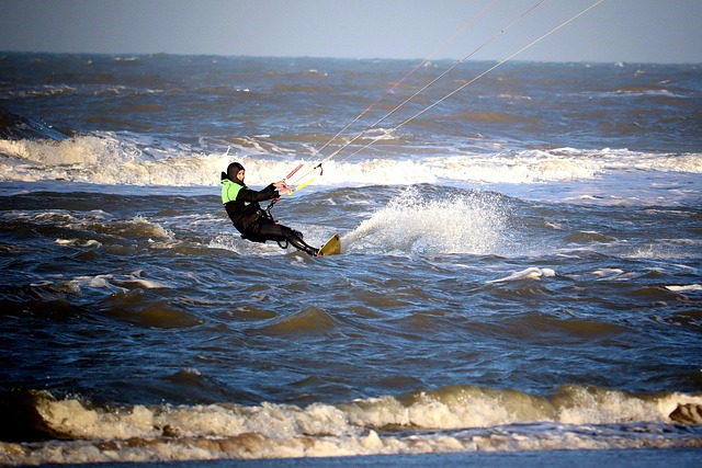 Kitesurfing for begyndere: Sikkerhed, vind og de første meter på boardet
